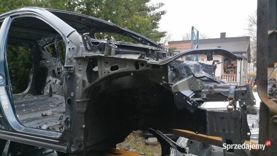 ĆWIARTKA PODŁUŻNICA PRAWY PRZÓD 8V5 TOYOTA RAV 4