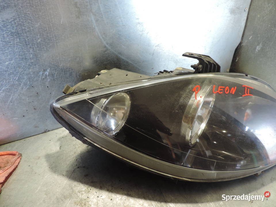 SEAT LEON 2 II REFLEKTOR LAMPA PRAWY PRZÓD osobowe Nowy Sącz sprzedam