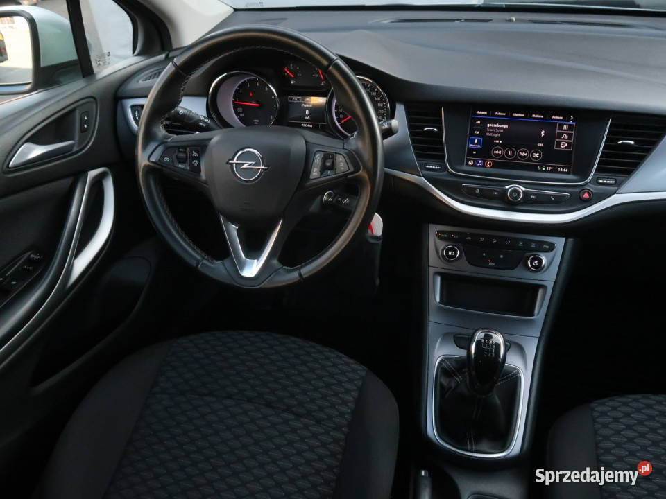 Opel Astra 12 Turbo 107KM Astra Bielany Wrocławskie