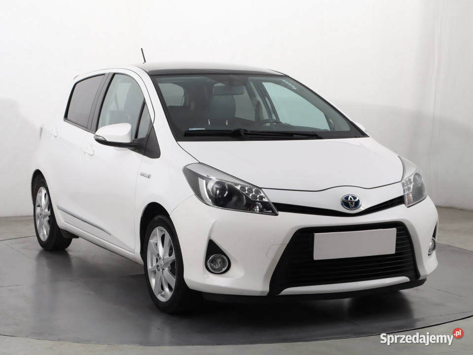 Toyota Yaris 15 Hybrid Katowice sprzedam