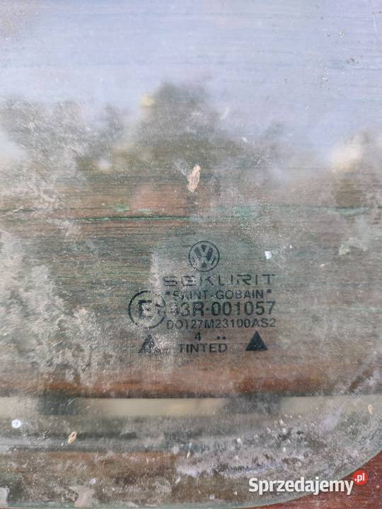 VW Golf 3 5D szyba drzwi lewy tył mała szybka