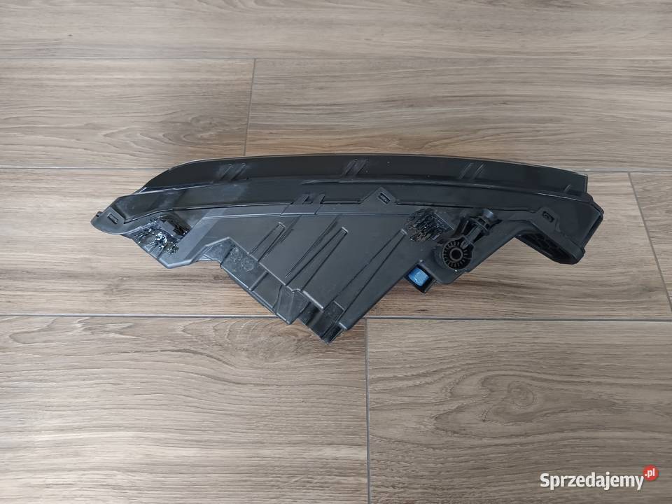 HALOGEN PRAWY LED SKODA SUPERB III LIFT pomorskie Malbork