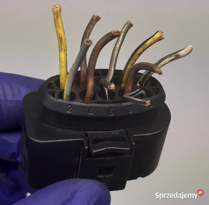 ORYGINALNA KOSTKA WTYCZKA VW AUDI SEAT SKODA Mielęcin