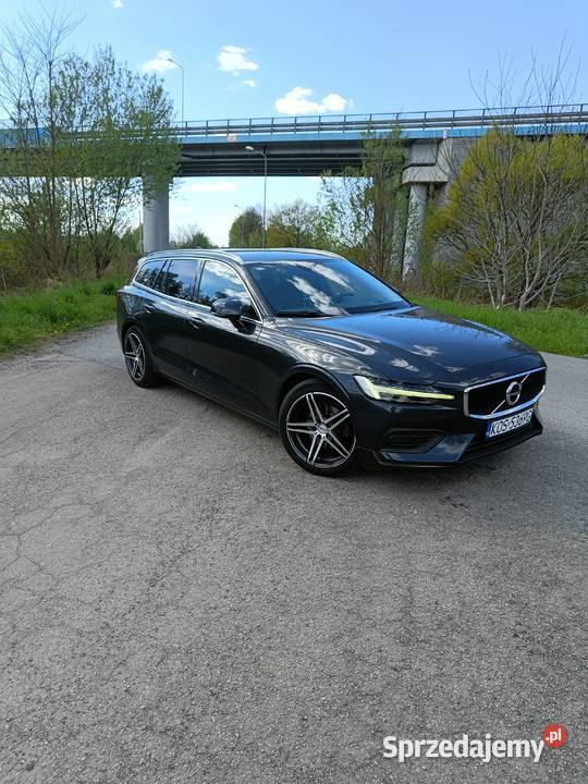 Volvo V60 II D3 20 Diesel Automat 8HP Momentum Rok produkcji 2018 Oświęcim sprzedam