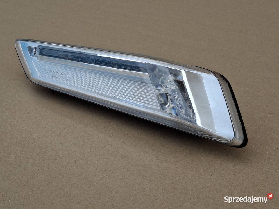 VOLVO FH5 KIERUNKOWSKAZ PRZEDŁUŻENIA DRZWI PRAWY Bieleń