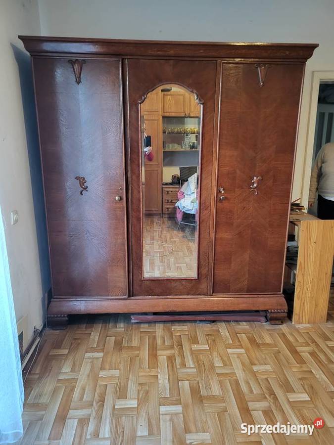 Sprzedam szafę sypialną przedwojenną dwa łóżka w łódzkie Zduńska Wola