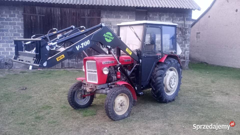 Ładowacz czołowy firmy Agrosped model V700 Jabłonka