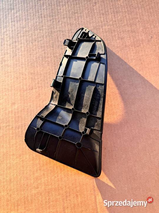 Zaślepka boczna tapicerki tył Toyota Yaris III Osłony i zaślepki Brzesko