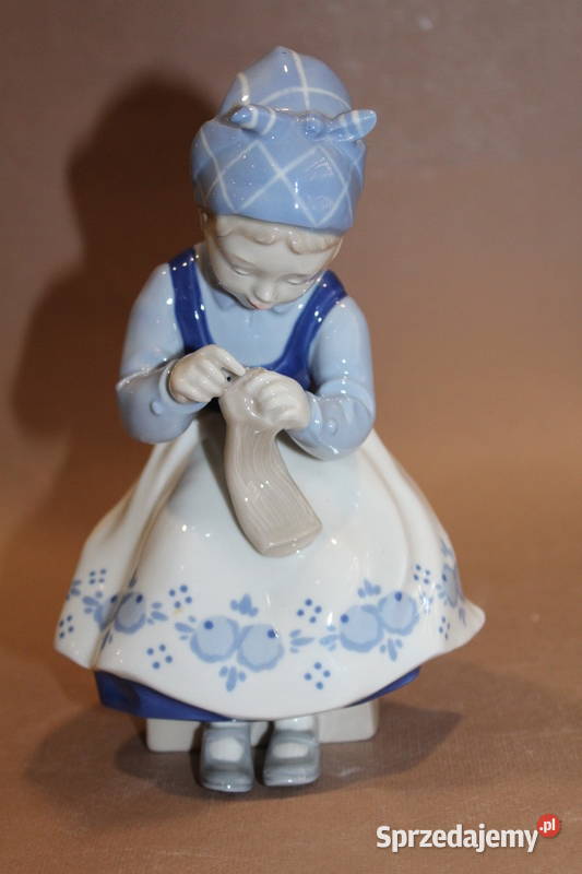 Figurka kobiety robiącej na drutach Lippelsdorf