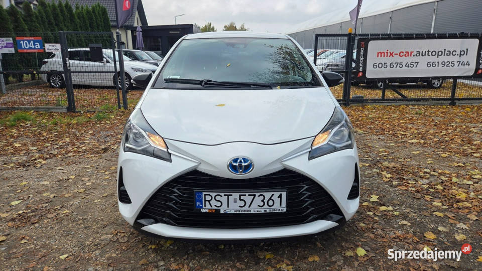 Toyota Yaris 15 HSD 100 Salon Bezwypadkowy mazowieckie Otwock Mały