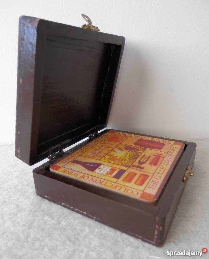 Unikatowe stare podkładki korkowe w drewnianym Szczecinek