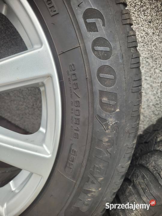 Felgi Koła VW Touran Passat Octavia Seat 16 Samochodowe Opony i felgi Pińczów