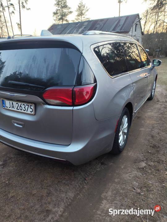 Chrysler Pacifica 2018 r 8 osob benzyna Pułtusk