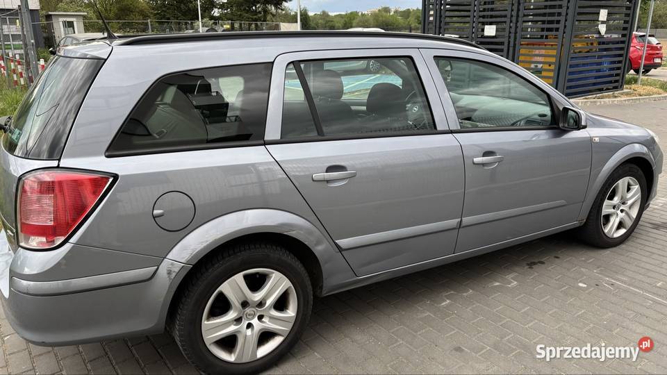 Opel Astra Kombi diesel 13 2008 pierwszy Warszawa