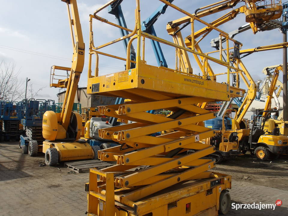 Podnośnik nożycowy zwyżka 12 m Haulotte Compact nie Dźwigi, podnośniki Pleszew sprzedam