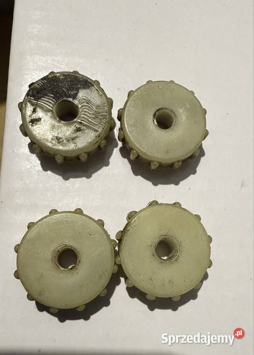 Nakrętki osłon lamp tył BMW e21 Lampy tylne Mszana