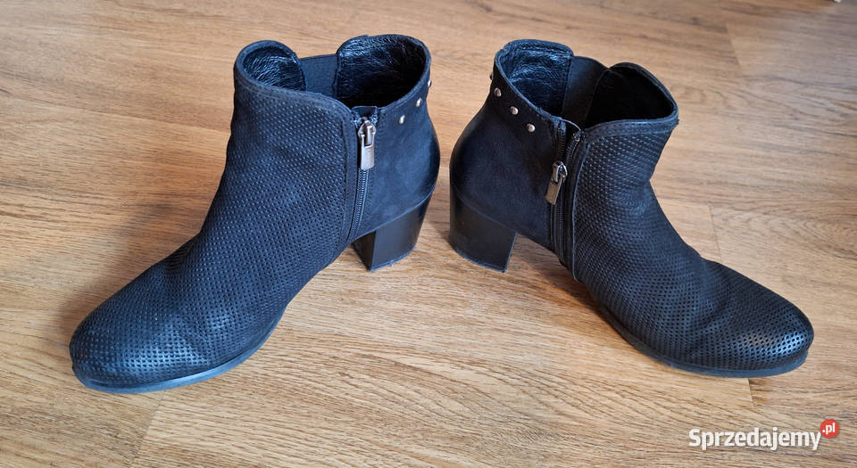 Skórzane botki z ćwiekami Lasocki czarne 40 inna Warszawa