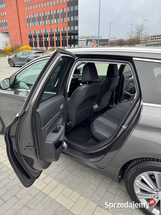 Peugeot 308 12 PureTech Allure Pack SS EAT8 radio