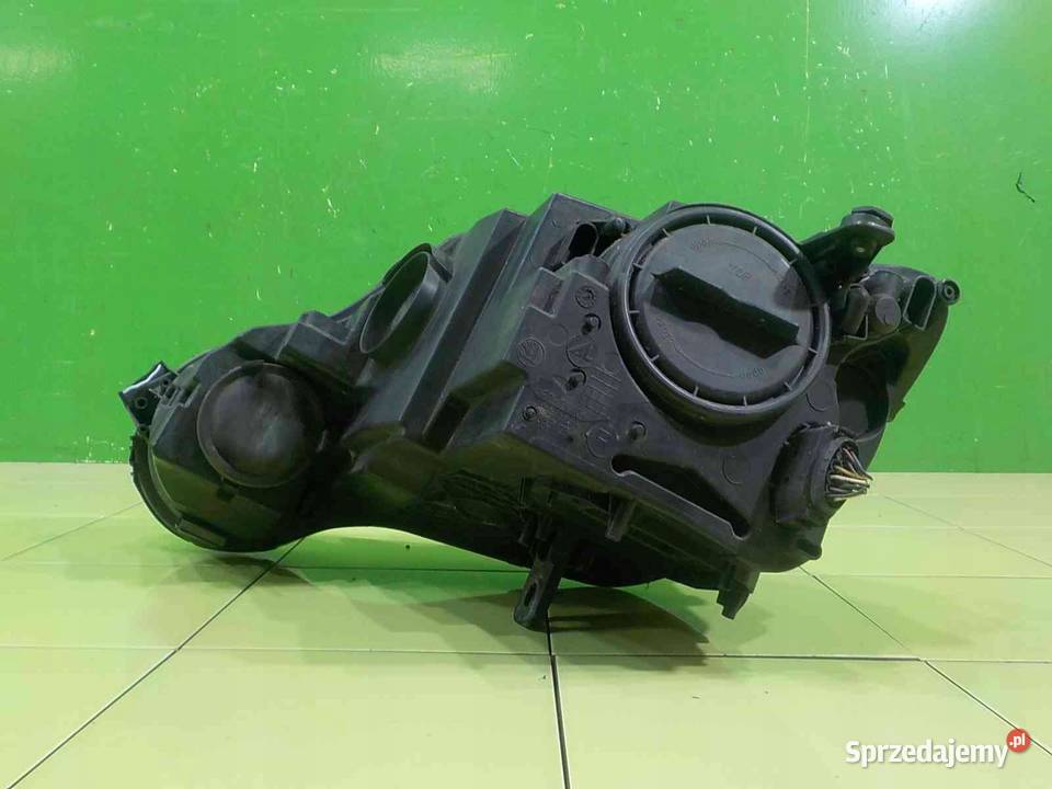 SKODA YETI 18 TSI 11r lampa prawa przod Suków