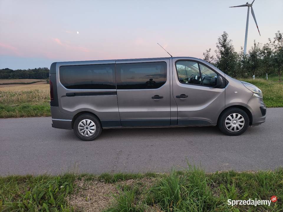 Opel Vivaro B LONG 16 BiTurbo 140 2015 9 os nawigacja Iwaniska