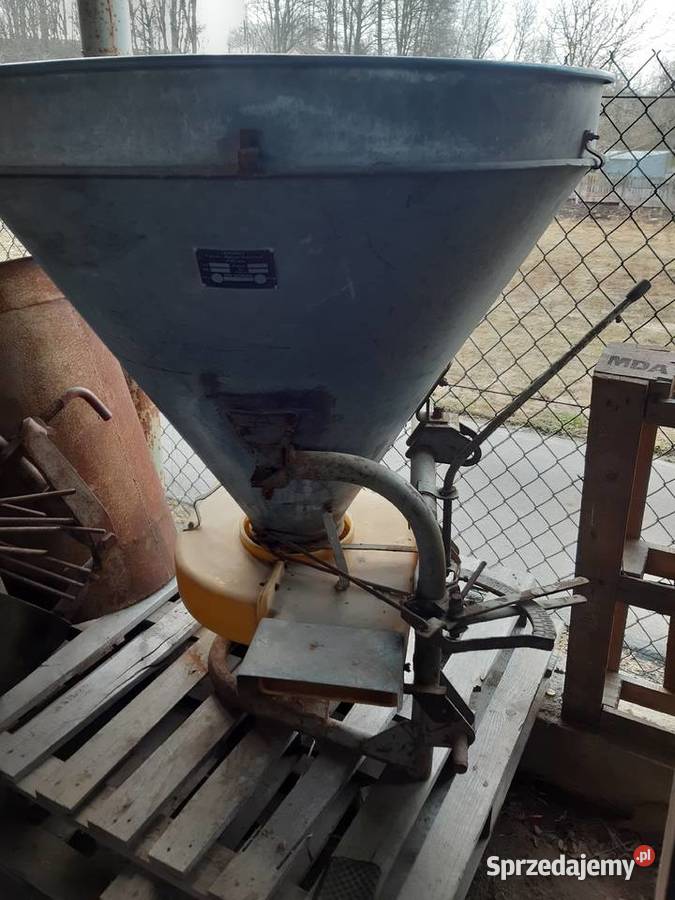 Przystawka sadownicza do rozsiewacza nawozów Janów Lubelski