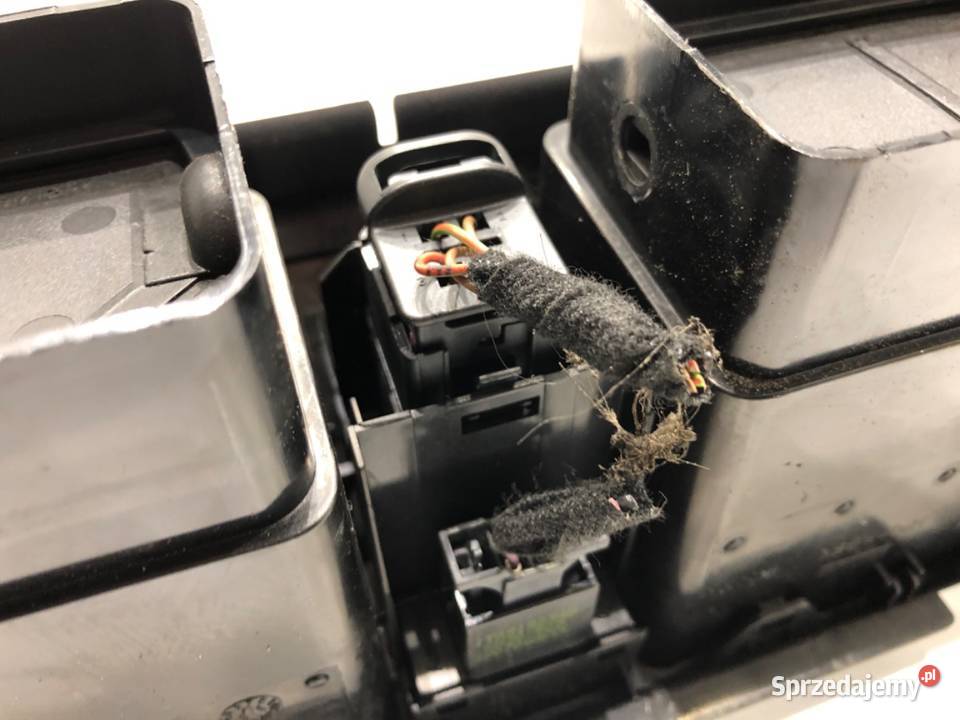 KRATKA NAWIEWU PRZÓD VW TOURAN 1T1819728C