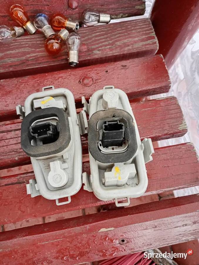 Wkład lampy tył Citroen C4 Picasso lewa strona osobowe podkarpackie Zdziarzec