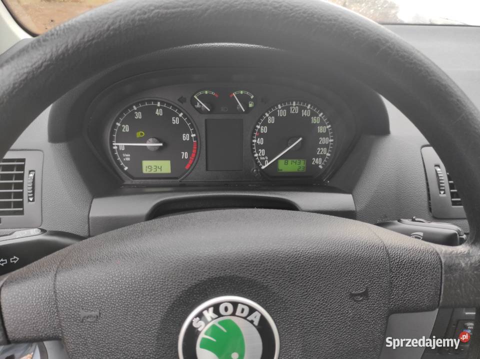 Skoda Fabia 14 16V 75 81000 z Niemiec światła przeciwmgielne sprzedam