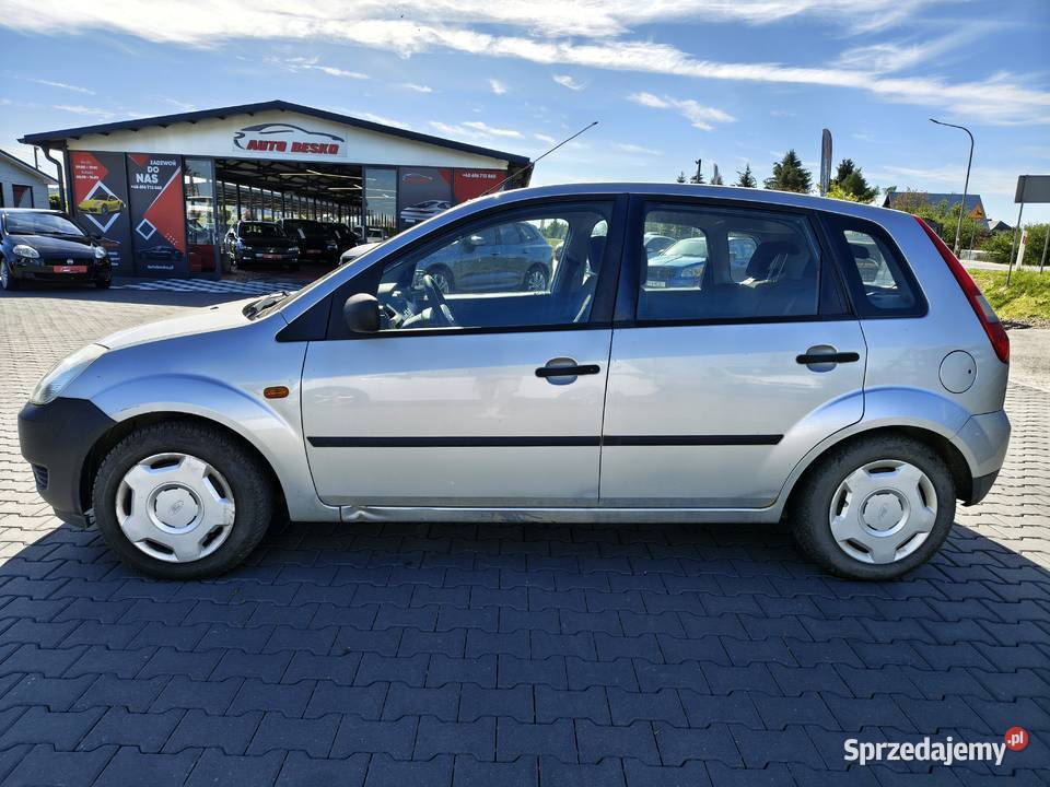 Ford Fiesta Zarejestrowany Benzyna Sprawny elektryczne szyby Zarszyn sprzedam