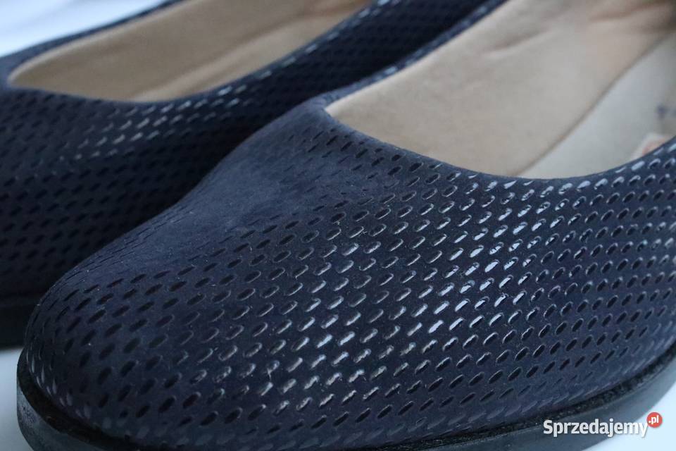 Czółenka granatowe na niskim obcasie Wrocław