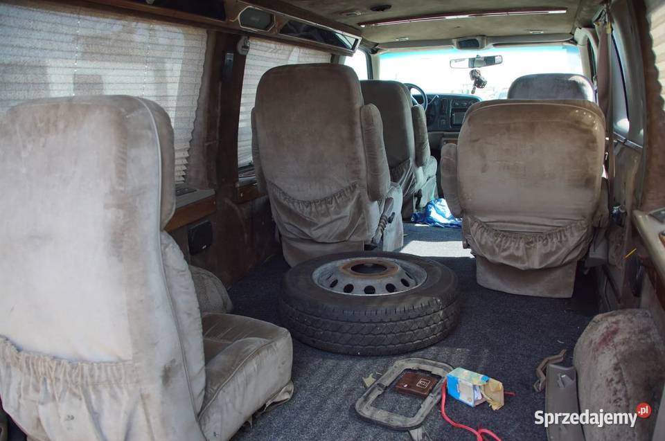 POJAZD NA CZĘŚCI GMC SAVANA 57 VORTEC SALONKA Lipno