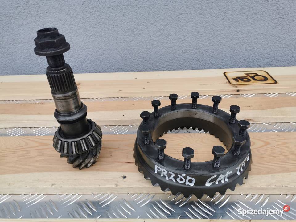 Atak przedni 11X36 CAT TH 330 Carraro Wilkowo sprzedam