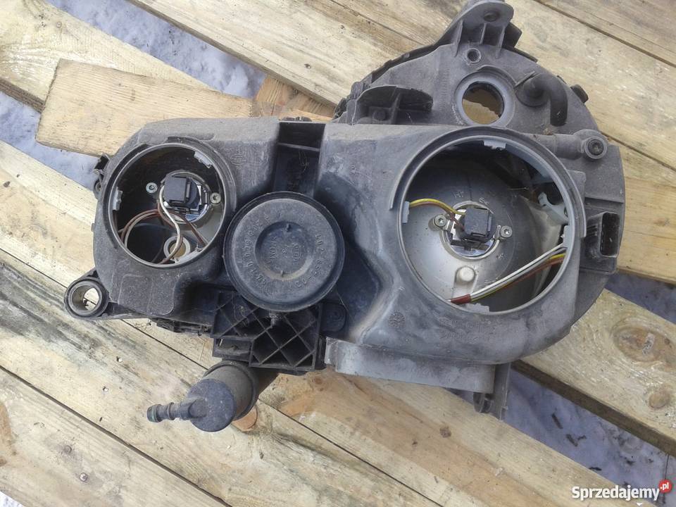 LAMPA MERCEDES W 210 PRAWA SPRYSKIWACZ Części samochodowe Liniewo