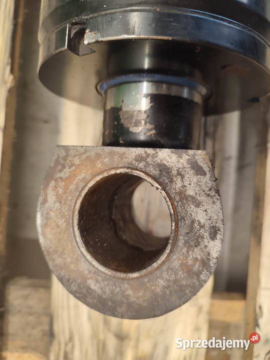 Siłownik poziomowania łyżki MANITOU MLT 634 Wilkowo