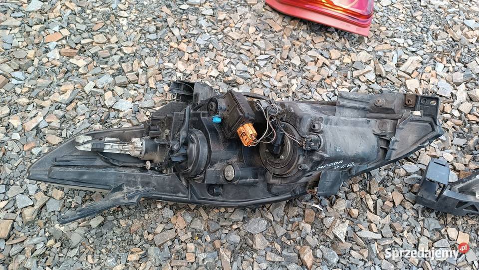 Lampa prawa przednia Mazda 5 I CR Lampy tylne