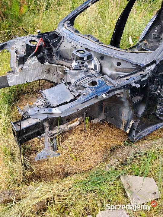 Podłużnica lewą Audi a4 b9 przed lift ly9b kolor Zbąszyń