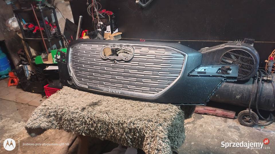 Atrapa grill przedni Audi Q5 etron Rok produkcji 2022 Lubin