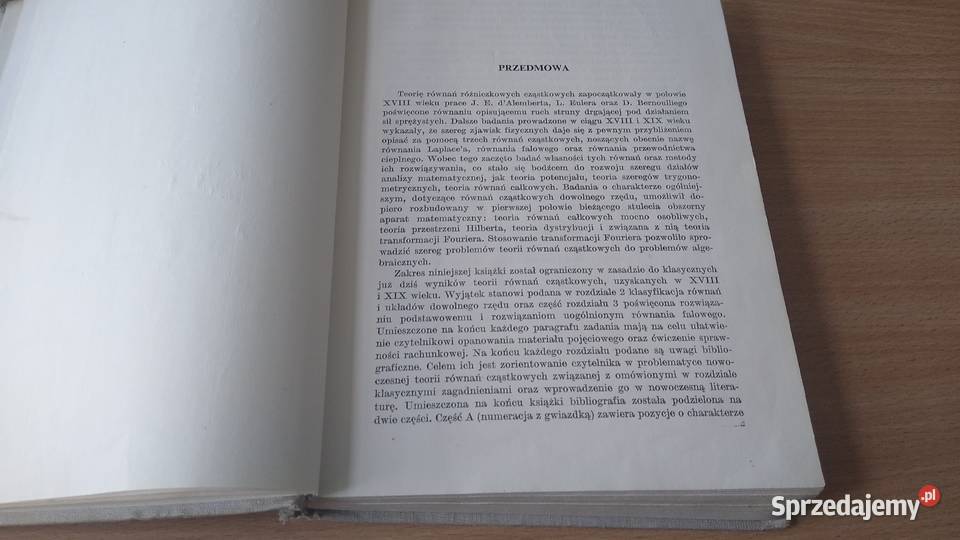 Wstęp do teorii równań różniczkowych cząstkowych