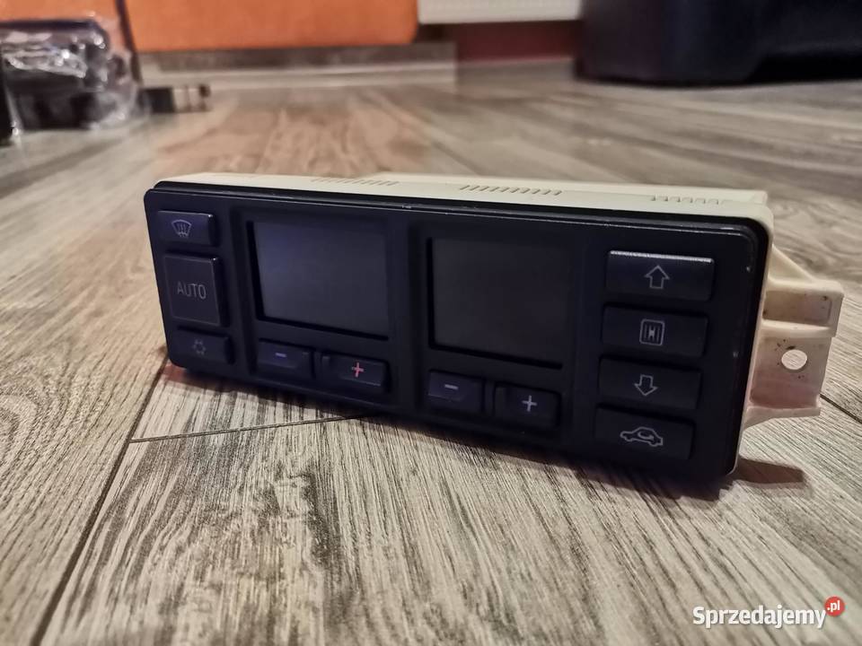 AUDI A4 B5PANEL KLIMATYZACJI 8D0820043F Trzeciewiec