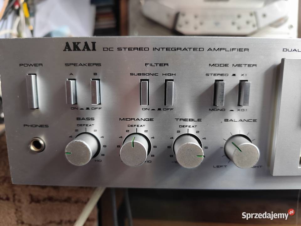 wzmacniacz Akai AMU04