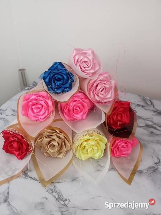 Róże ze wstążki na Dzień Kobiet Jasło
