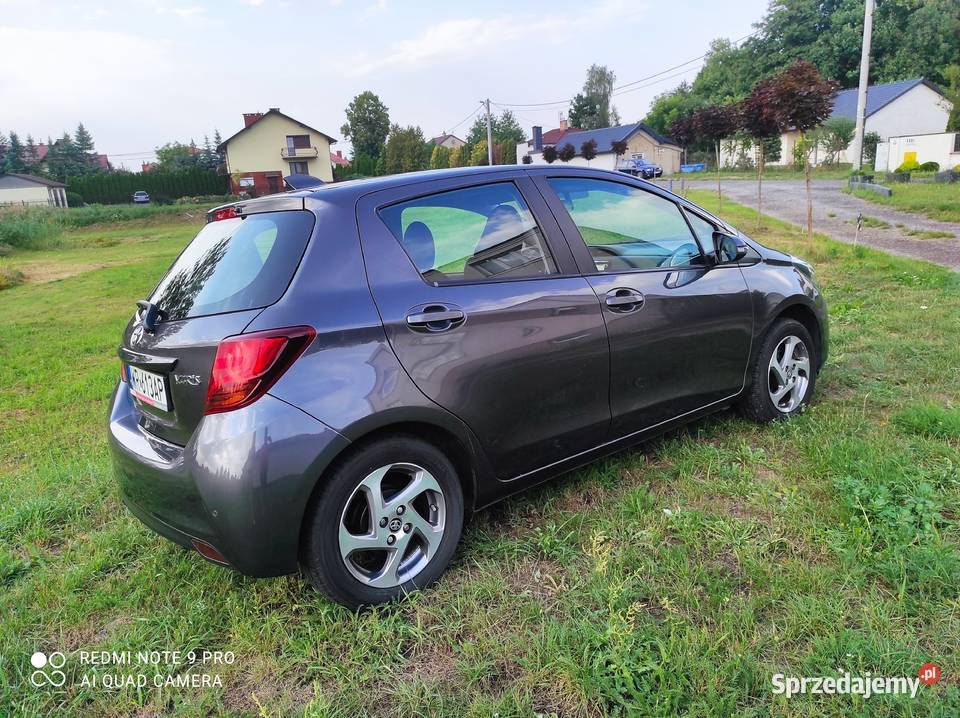 Toyota Yaris Premium 133 2015 salon stan Toyota mazowieckie Zalesie Górne