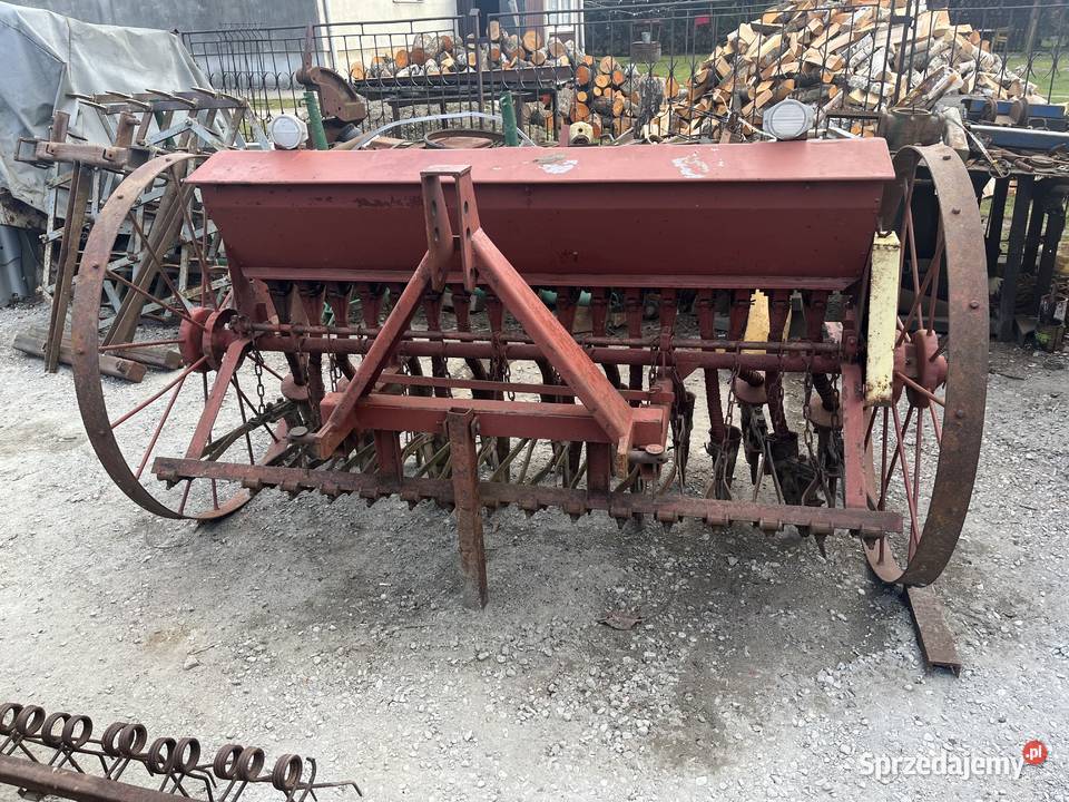 Siewnik ciągnikowy nieuszkodzony