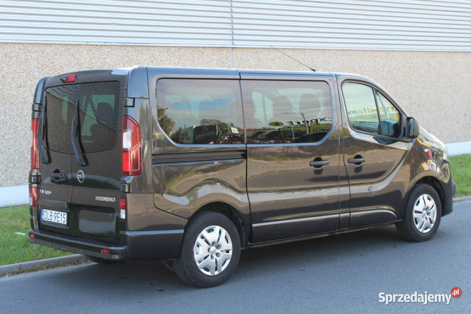 Opel Vivaro 16 CDi 140 9 osobowy II 20142019 światła przeciwmgielne Lubań sprzedam