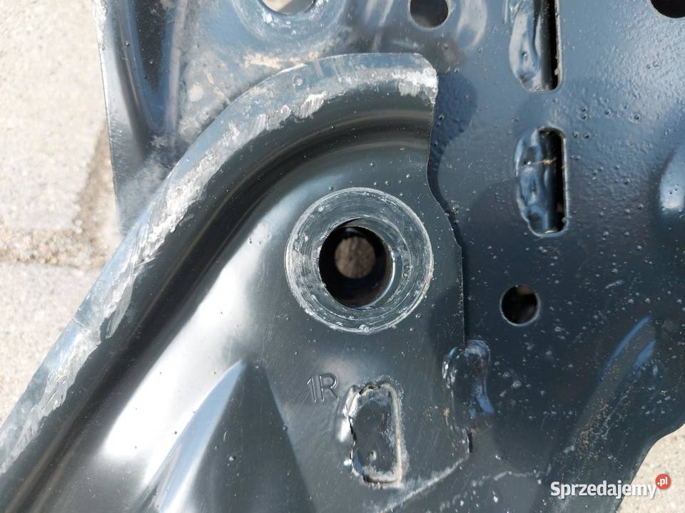 Toyota Yaris IV 4 2021 kołyska belka wózek