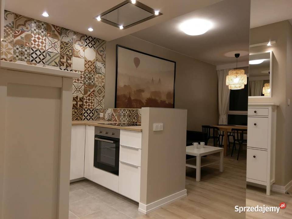 Bezpośrednio nowoczesne koło Metro Słodowiec mazowieckie