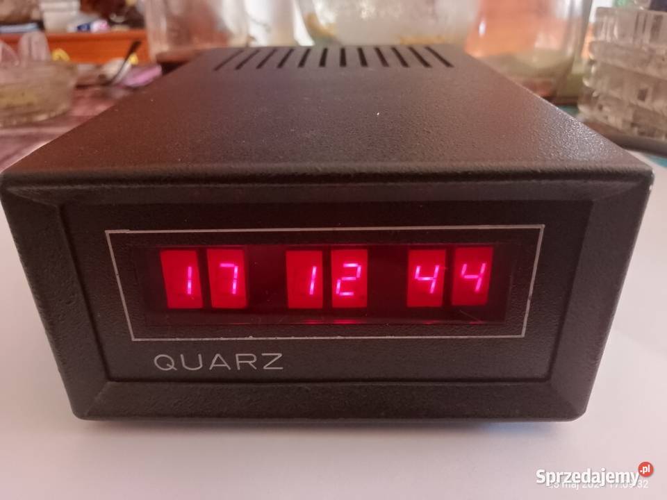 Zegar QUARZ z lampą Bytom