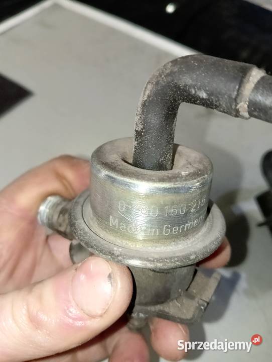 Bosch 0280160216 Regulator ciśnenia paliwa Wiązów