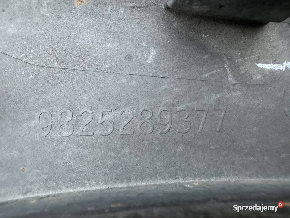 Listwa łuk błotnika przód lewa LH peugeot 3008