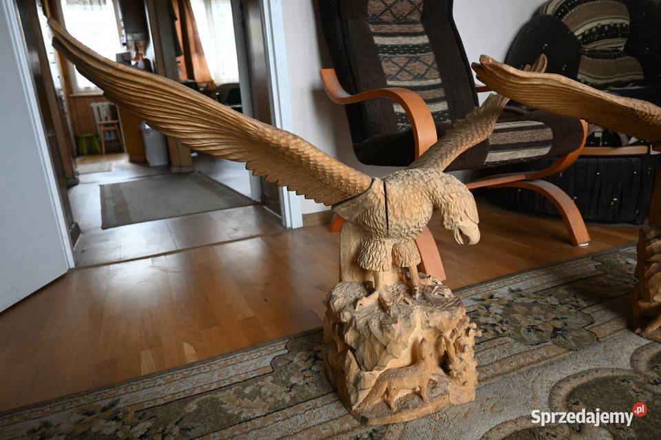 Rzeźby drewniane orły z rozpostartymi skrzydłami świętokrzyskie